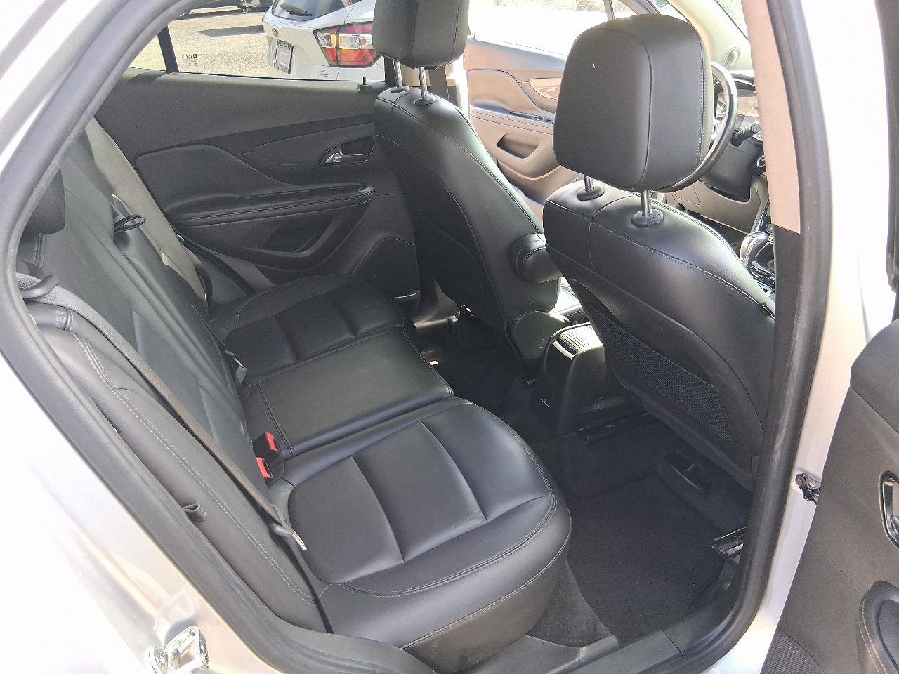Used 2018 Buick Encore Essence FWD image 17