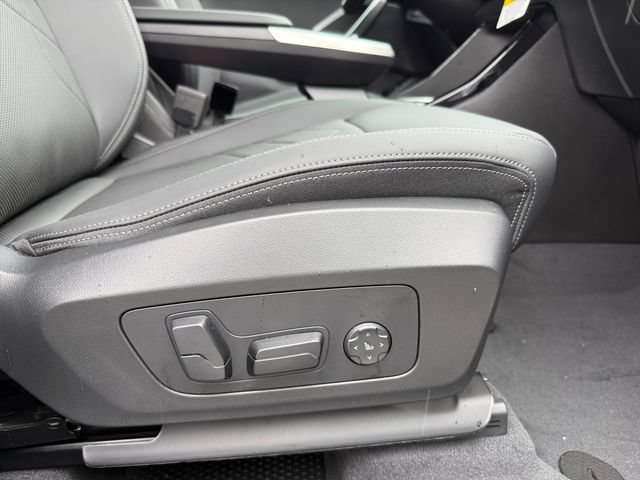 New 2026 BMW X1 xDrive28i w/ Technology Package AWD/4WD image 17