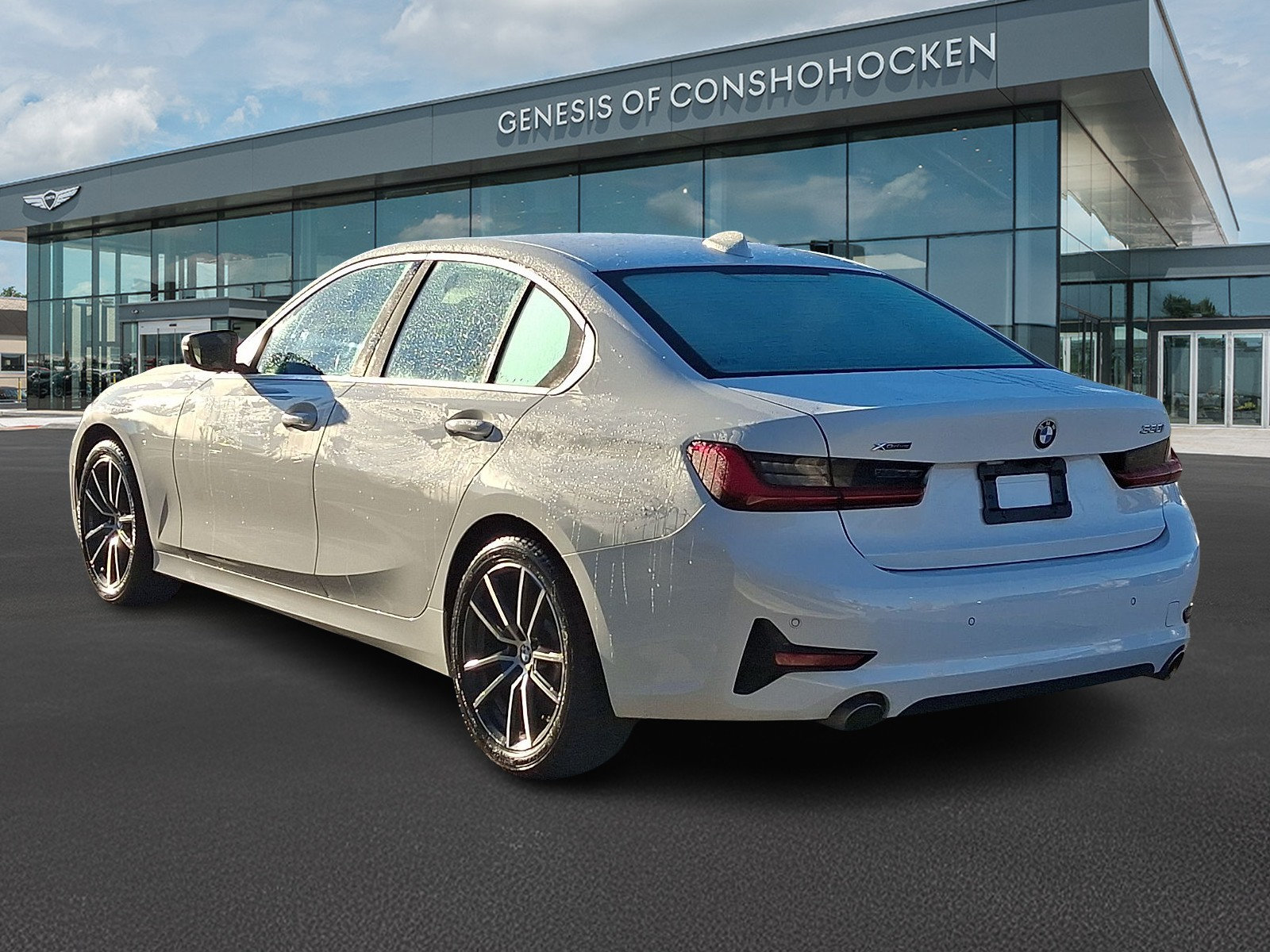 Used 2019 BMW 330i xDrive Sedan w/ Driving Assistance Package AWD/4WD image 4