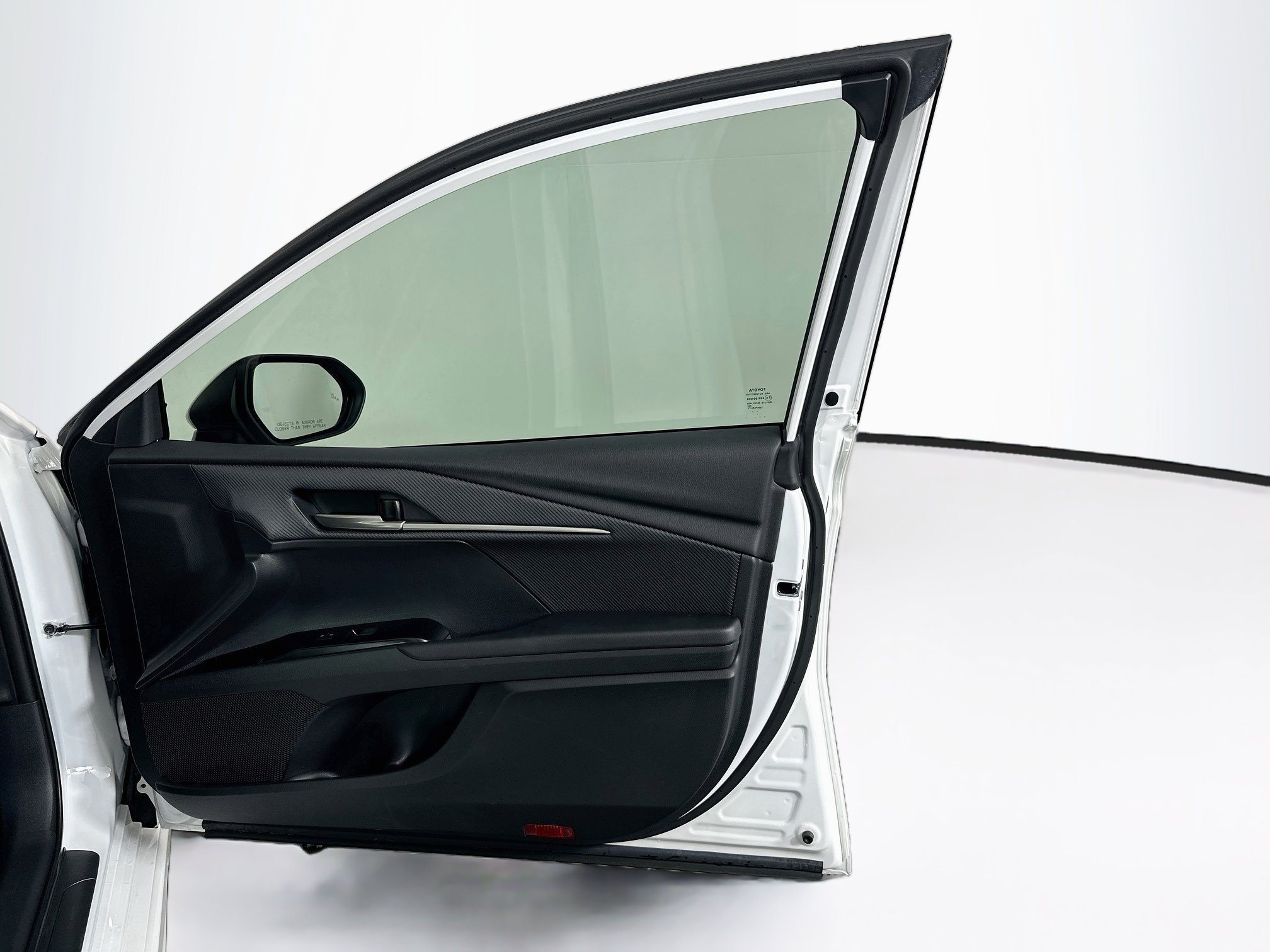 Used 2026 Toyota Camry SE FWD image 30