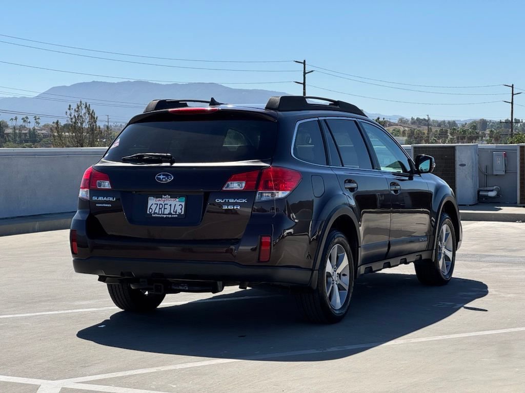 Used 2013 Subaru Outback 3.6R Limited w/ Special Appearance Pkg AWD/4WD image 31