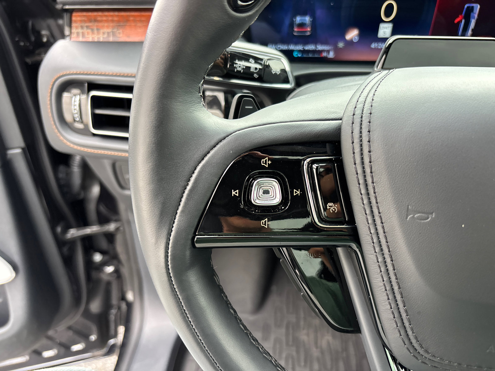 New 2025 Lincoln Aviator Black Label w/ Jet Appearance Package image 19