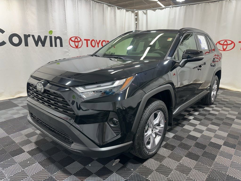 Used 2025 Toyota RAV4 XLE image 3