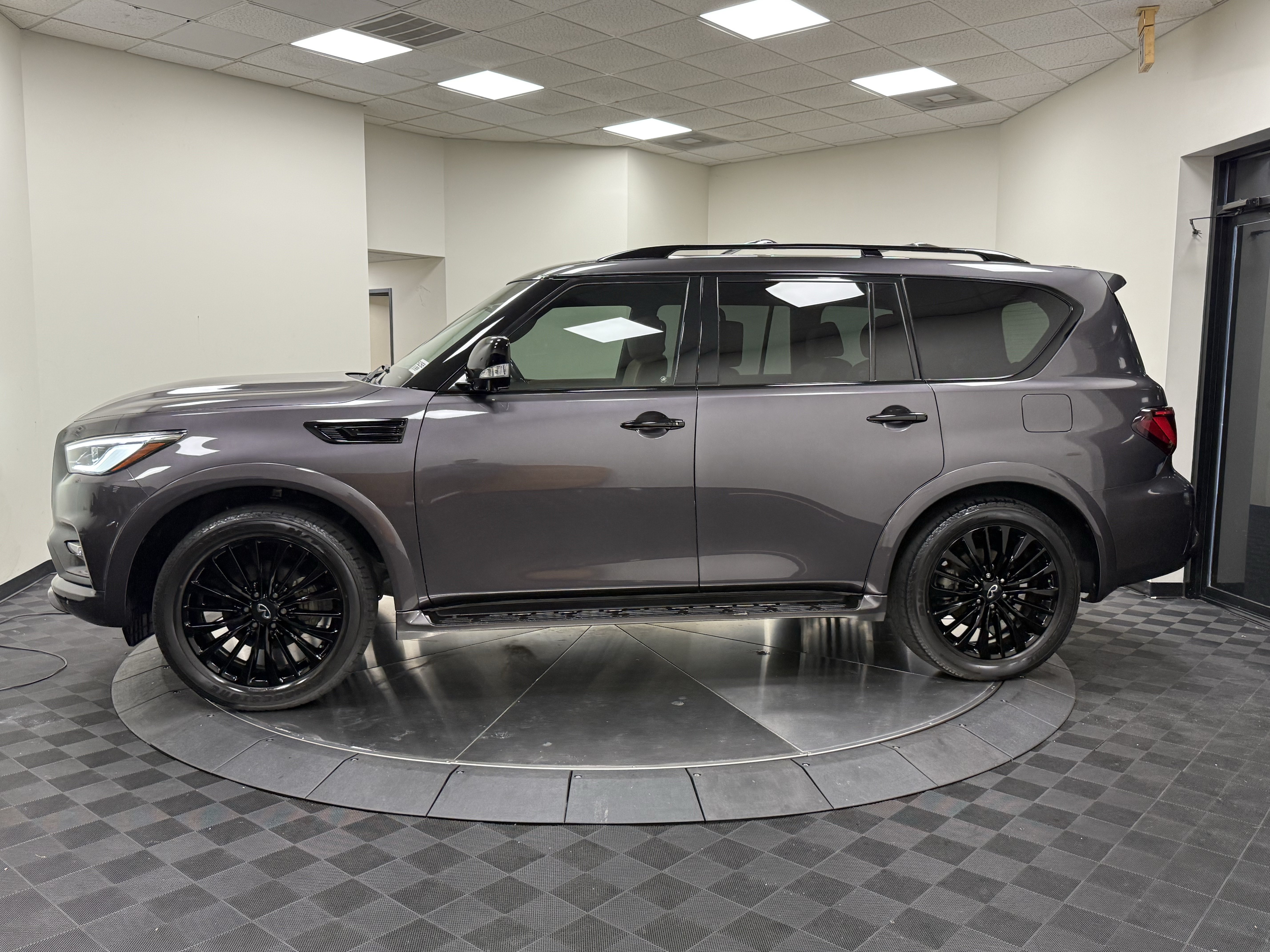 Certified 2023 INFINITI QX80 Sensory w/ Cargo Package RWD image 4