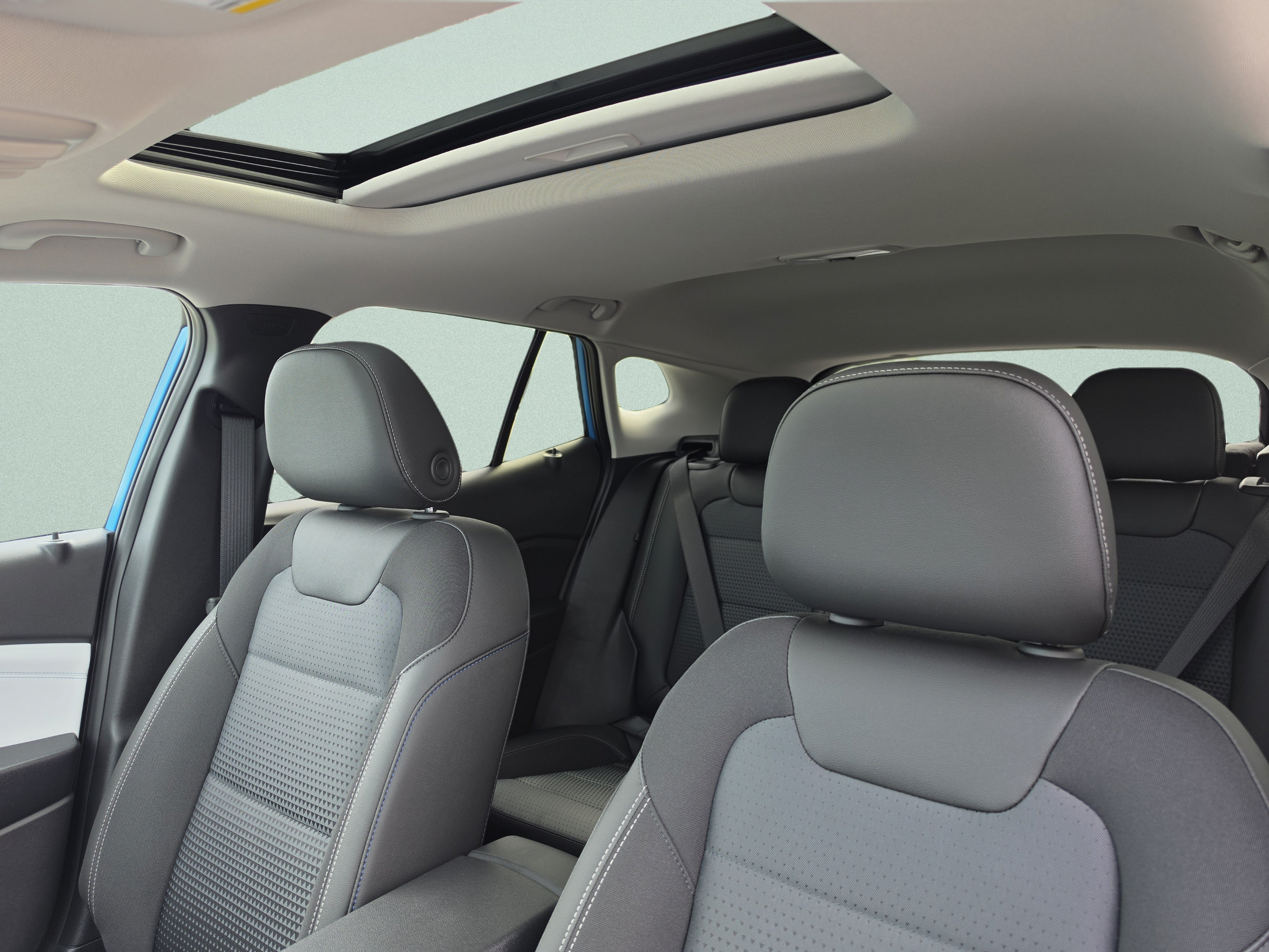 New 2026 Chevrolet Trax LT w/ Sunroof Package FWD image 26