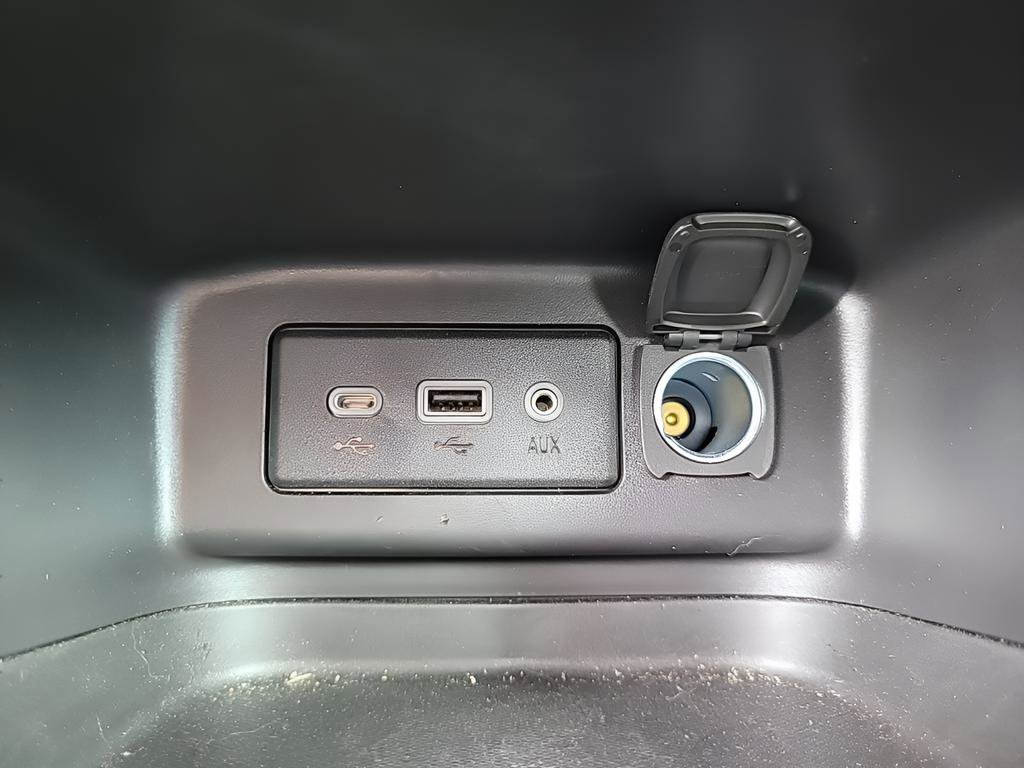 Used 2024 Chevrolet Equinox LT image 23