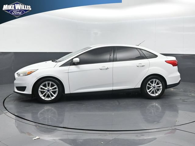 Used 2015 Ford Focus SE FWD image 4