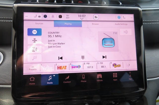 New 2025 Jeep Grand Cherokee Limited w/ Trailer Tow Package image 22