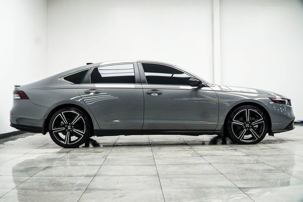 Used 2025 Honda Accord Sport image 8