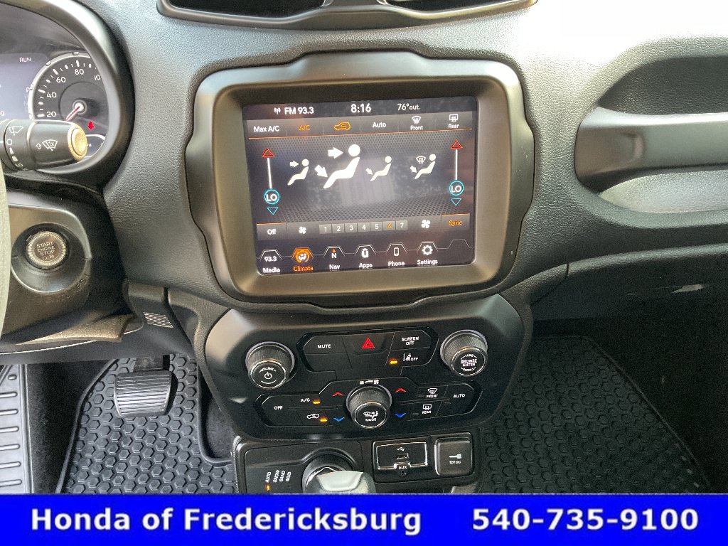 Used 2023 Jeep Renegade Latitude AWD/4WD image 33