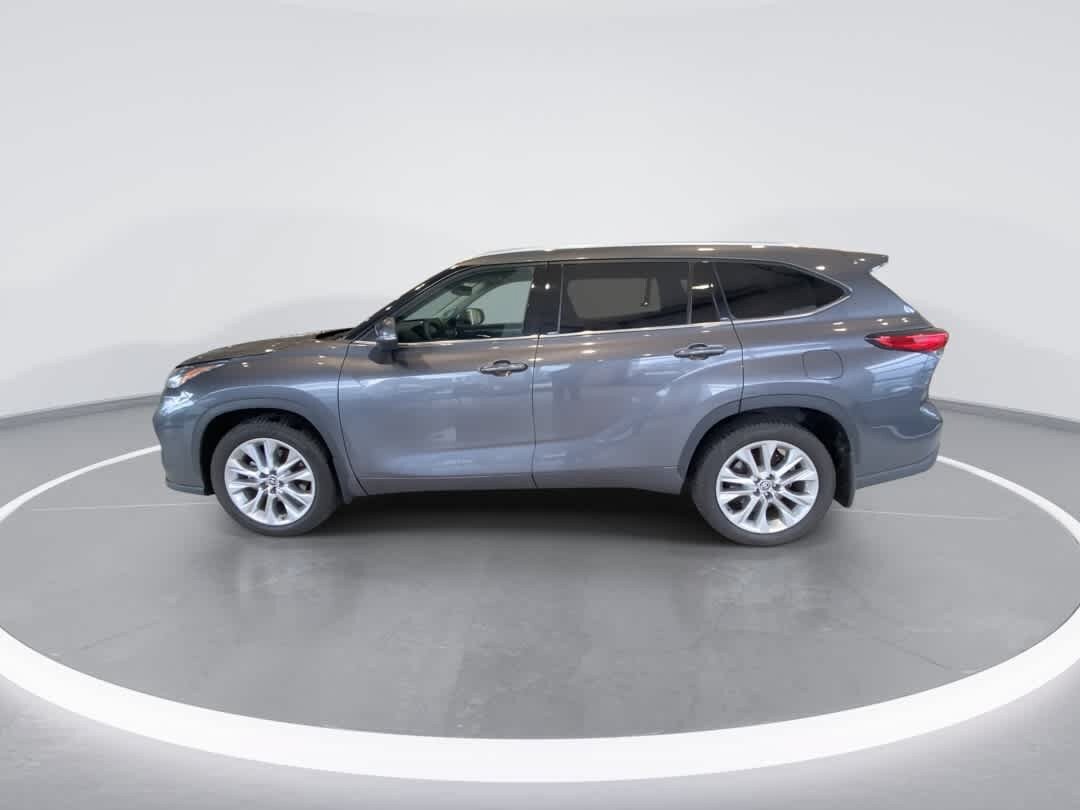 Used 2022 Toyota Highlander Limited AWD/4WD image 5