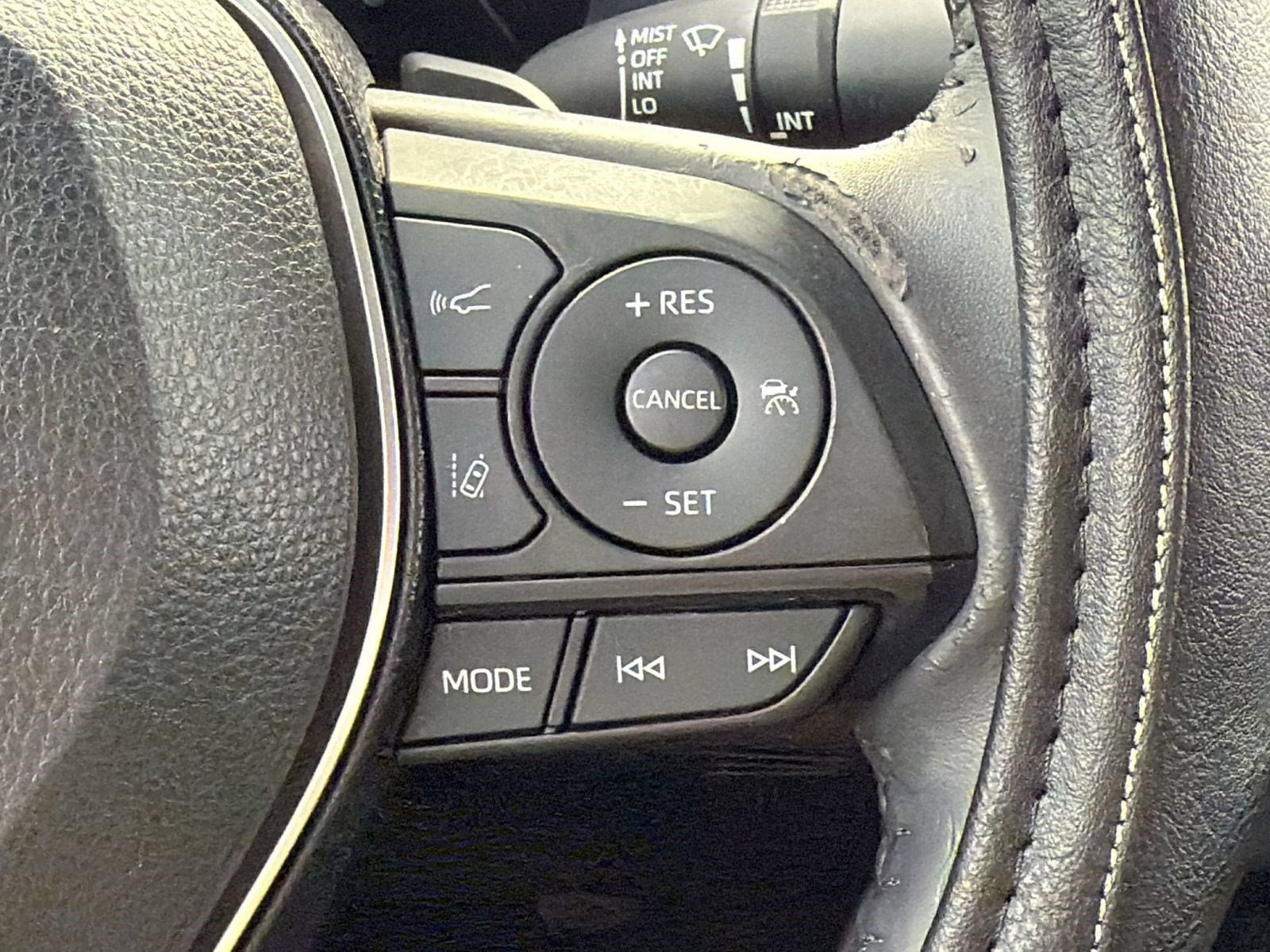 Used 2020 Toyota Corolla XSE FWD image 18