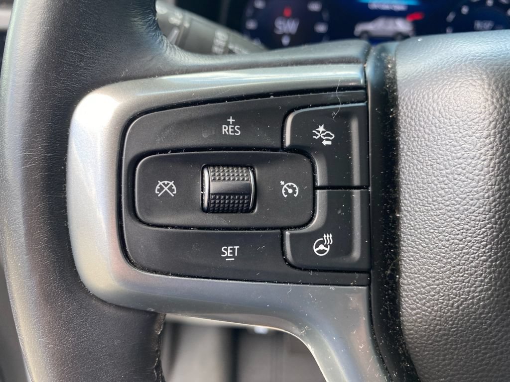 Used 2022 Chevrolet Tahoe Z71 w/ Luxury Package AWD/4WD image 19