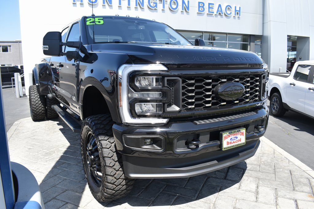 Used 2025 Ford F350 Lariat image 37