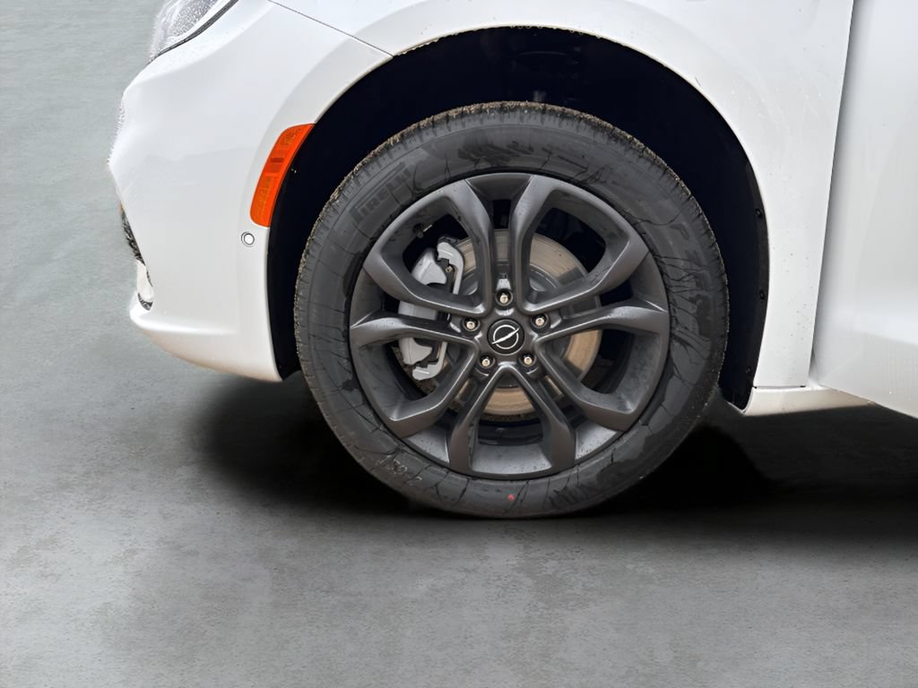 New 2026 Chrysler Pacifica Select AWD/4WD image 39