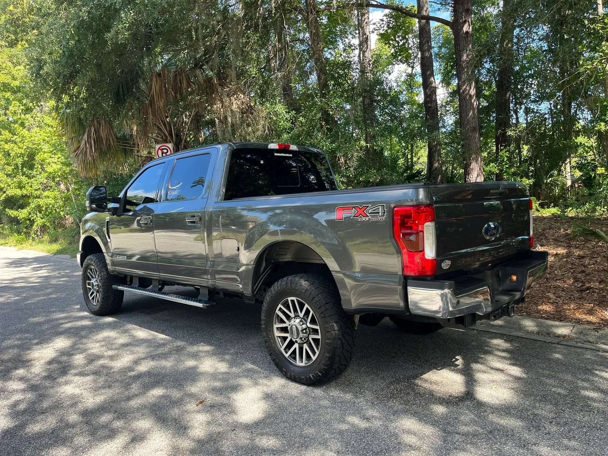 Used 2017 Ford F250 Lariat w/ Lariat Ultimate Package AWD/4WD image 6