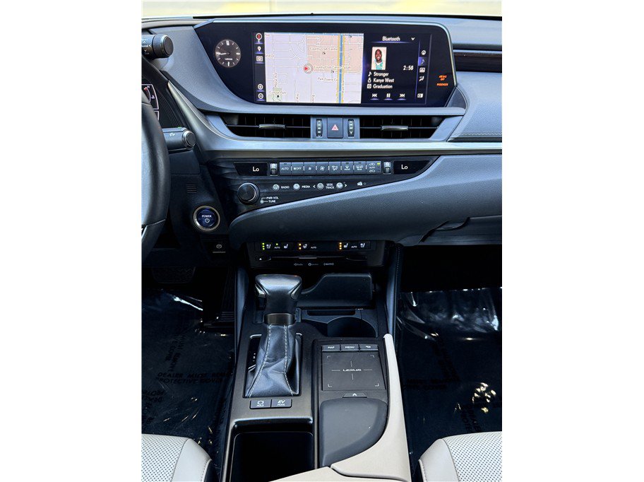 Used 2019 Lexus ES 300h w/ Premium Package FWD image 11
