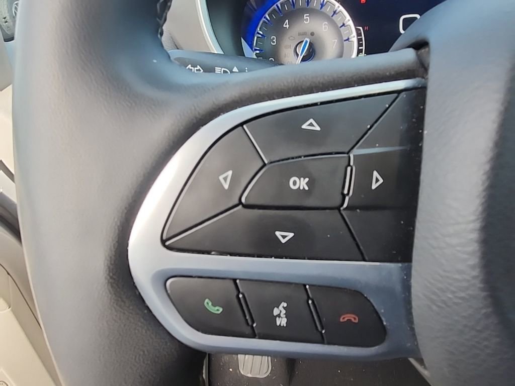 Certified 2023 Chrysler Pacifica Touring-L image 12