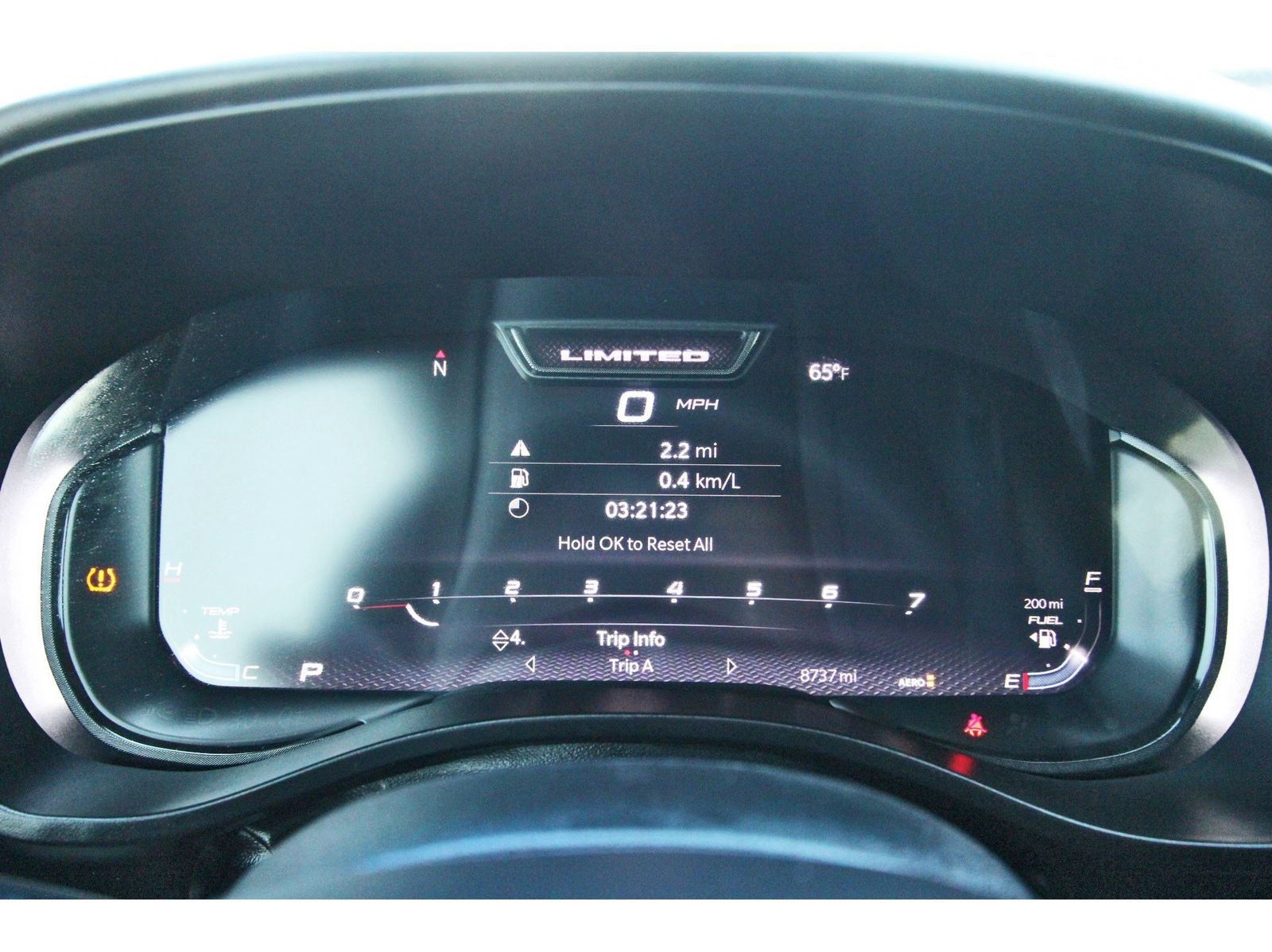 Used 2025 RAM 1500 Limited w/ Off Road Group image 18