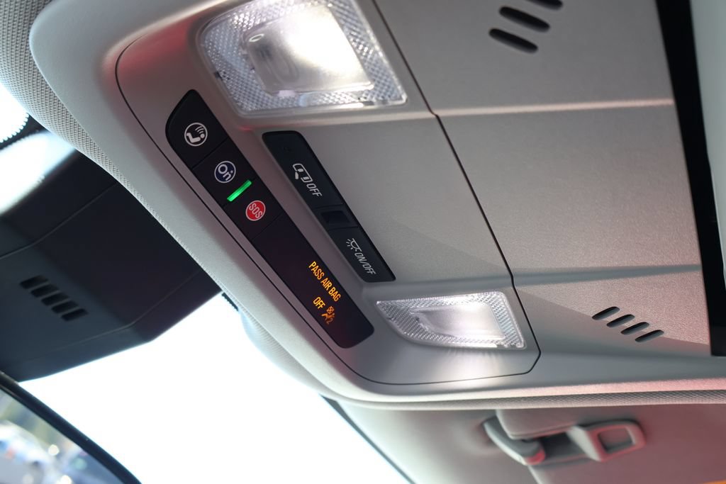 Used 2024 Chevrolet Equinox LT FWD image 29