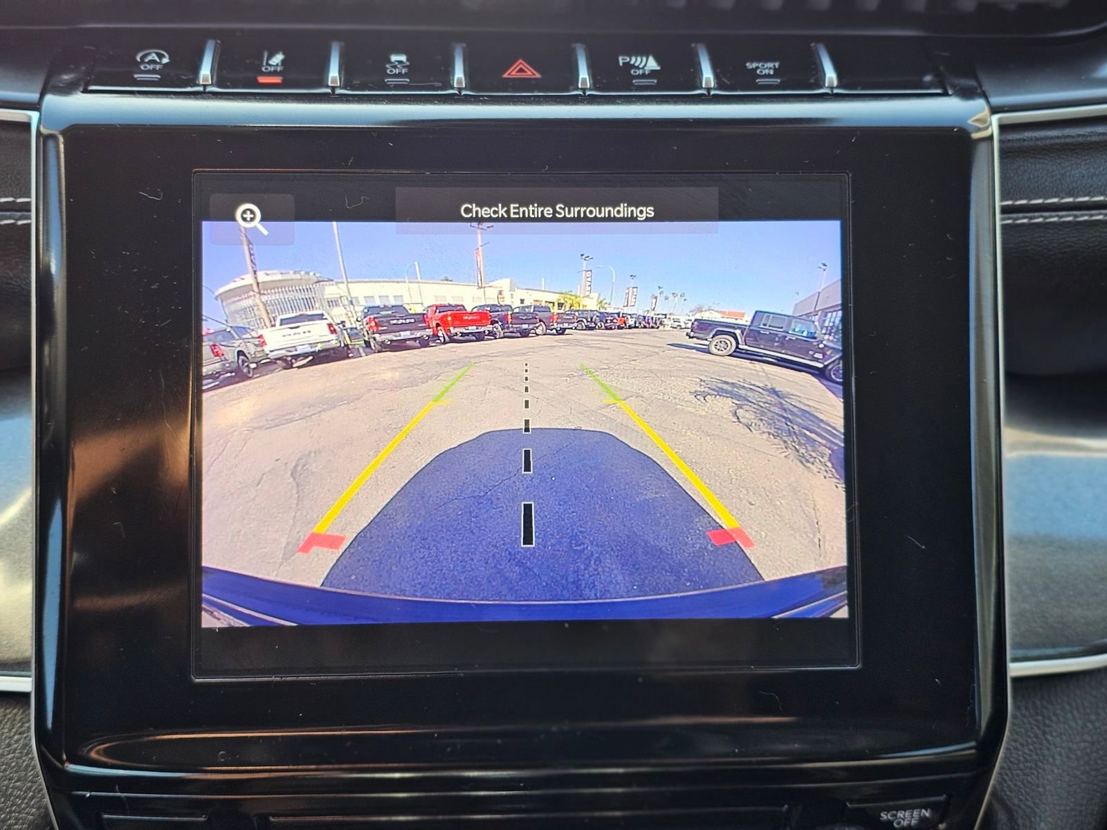 Used 2023 Jeep Grand Cherokee Laredo image 11