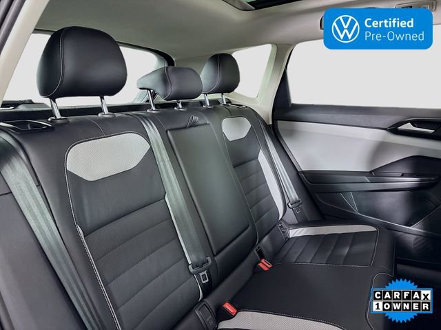 Certified 2022 Volkswagen Taos SEL w/ Panoramic Sunroof Package image 28