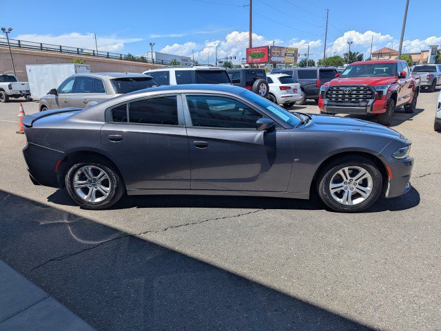 Used 2015 Dodge Charger SE w/ Popular Equipment Group RWD image 6