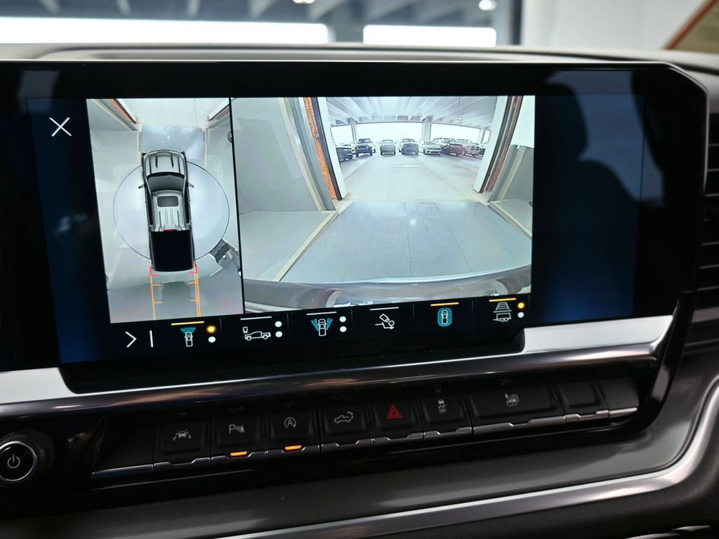 Used 2023 Chevrolet Silverado 1500 High Country w/ Technology Package image 24