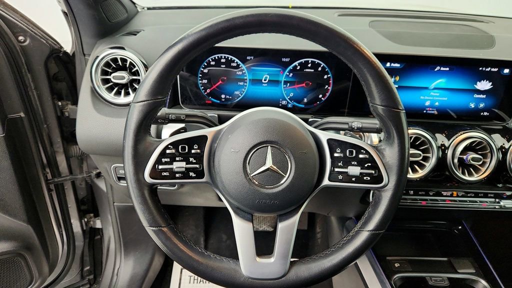 Used 2020 Mercedes-Benz GLB 250 4MATIC w/ Premium Package image 13
