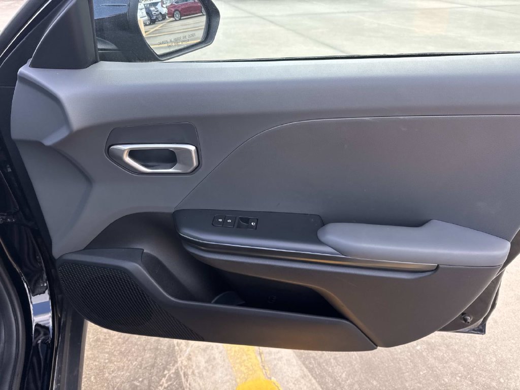 Used 2025 Kia K4 FWD image 19