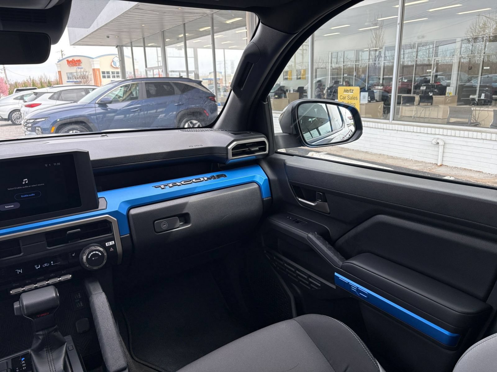 Used 2025 Toyota Tacoma TRD Off-Road AWD/4WD image 30