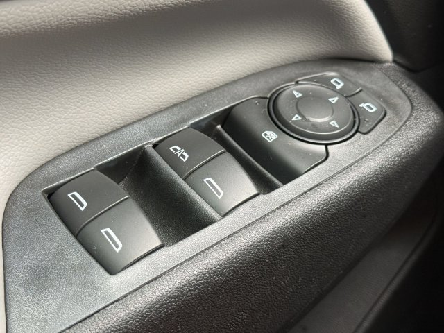 Used 2021 Chevrolet Equinox LS FWD image 21