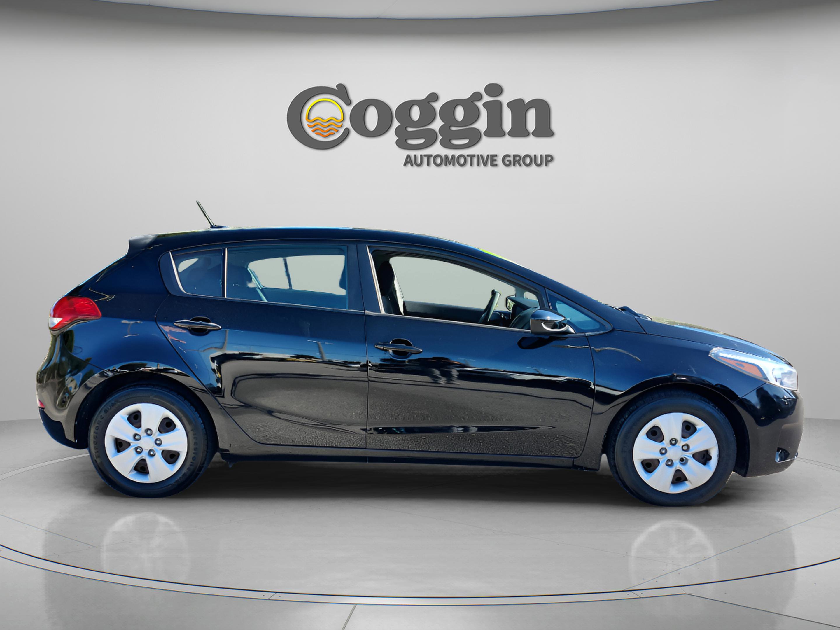 Used 2017 Kia Forte LX image 7