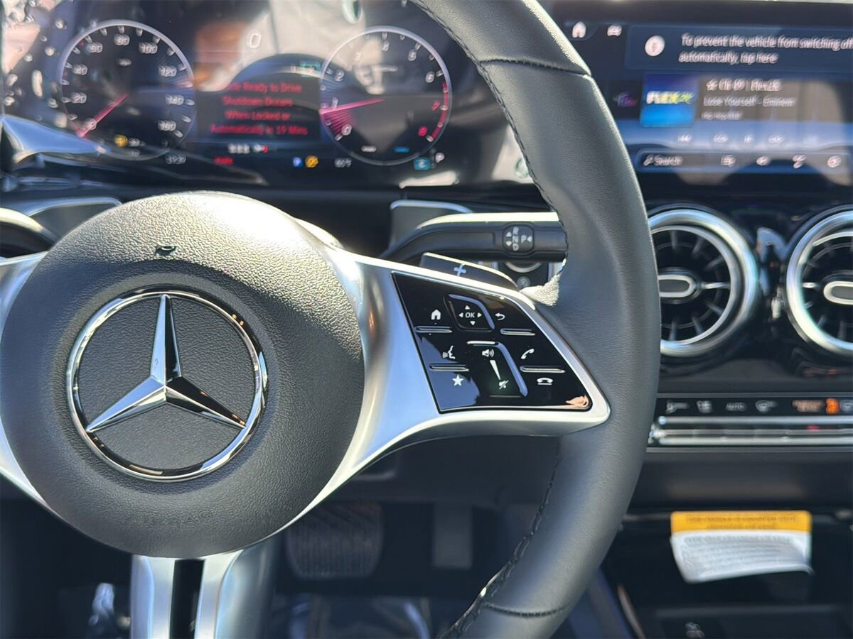 New 2026 Mercedes-Benz GLB 250 image 16