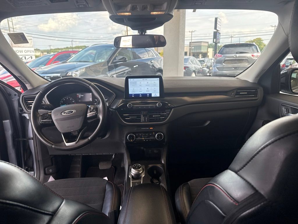 Used 2022 Ford Escape SEL w/ SEL Stealth AWD Package image 16
