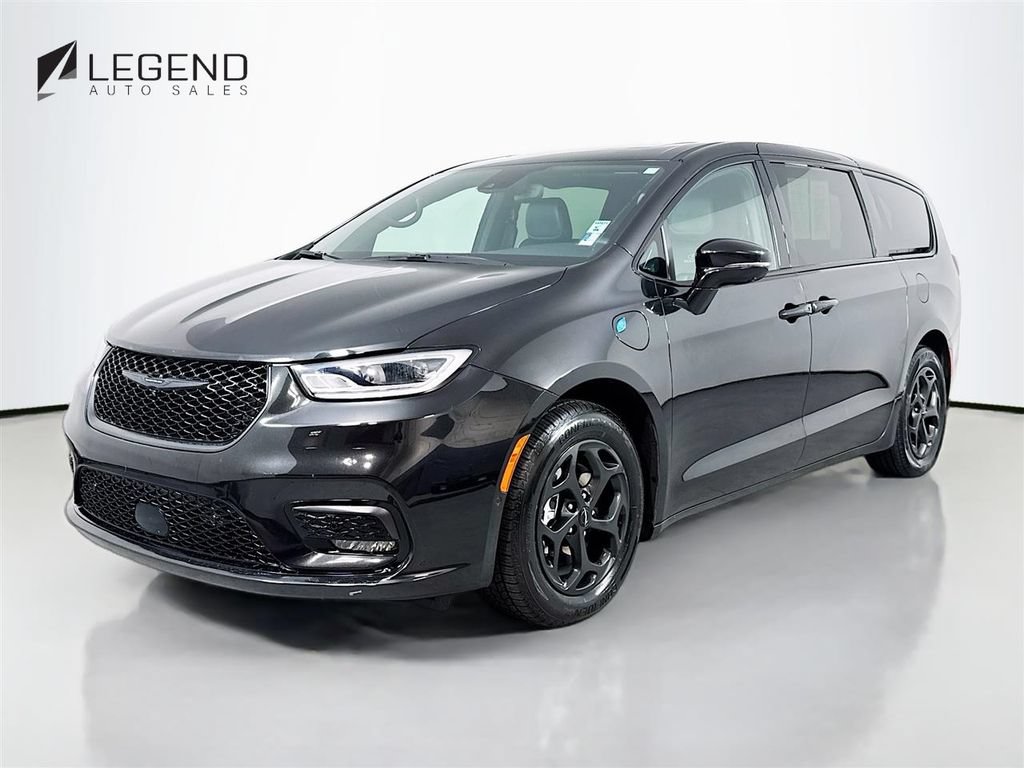Used 2022 Chrysler Pacifica Limited w/ S Appearance Package FWD image 1