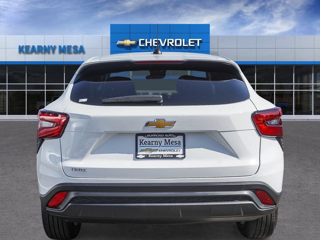 New 2026 Chevrolet Trax LS w/ LS Convenience Package FWD image 5