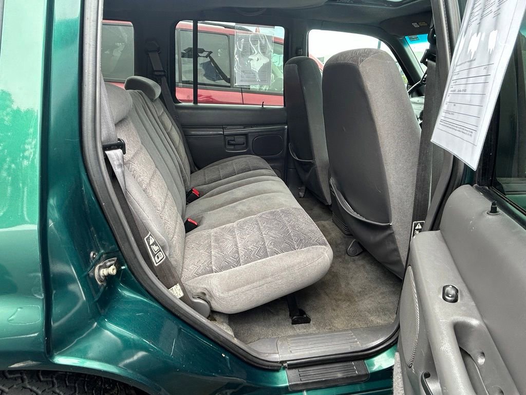 Used 2001 Ford Explorer XLT AWD/4WD image 28