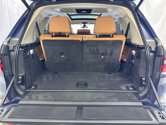 Used 2021 BMW X7 xDrive40i w/ Executive Package image 27