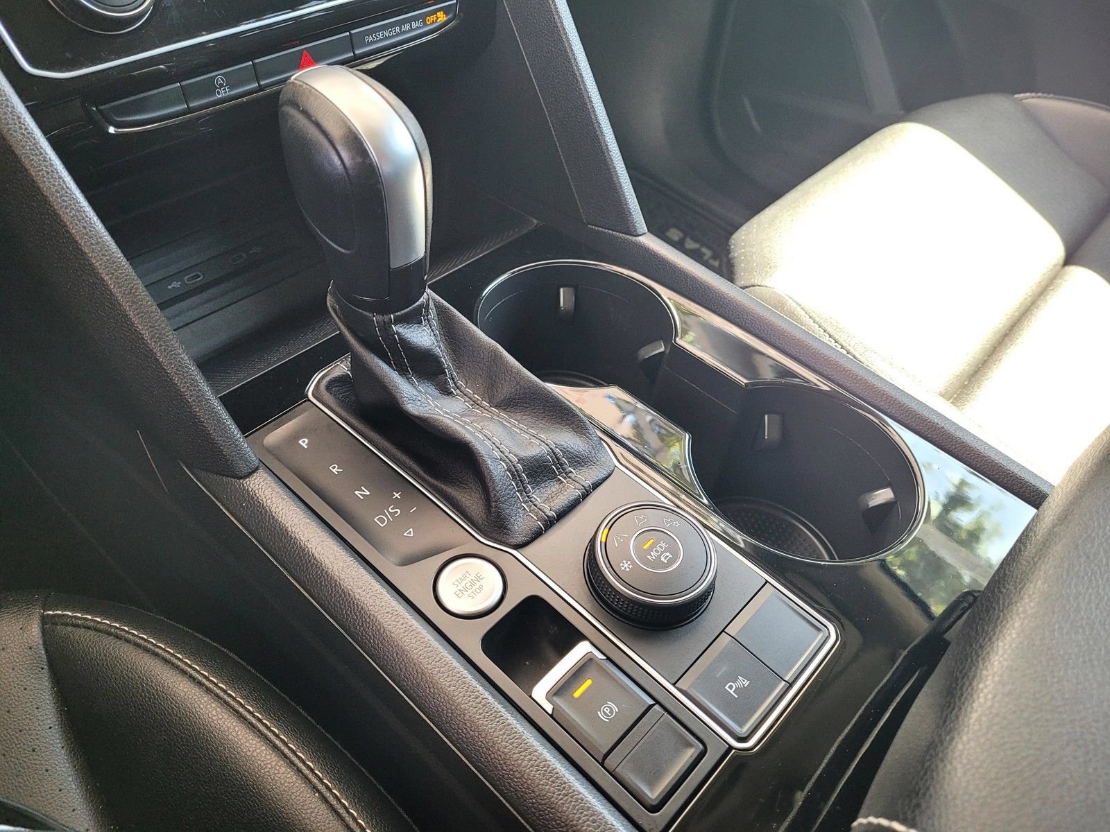 Used 2023 Volkswagen Atlas SE AWD/4WD image 26