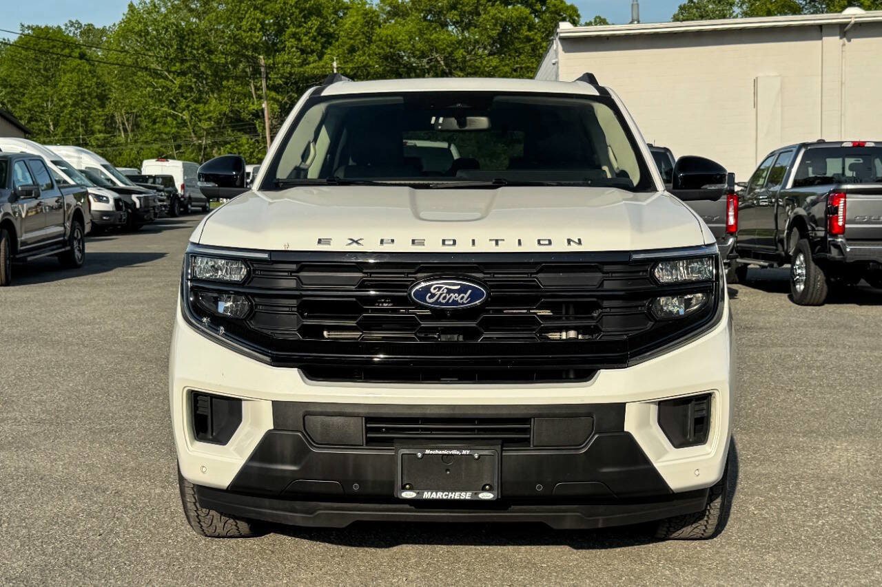 Used 2025 Ford Expedition Active AWD/4WD image 8