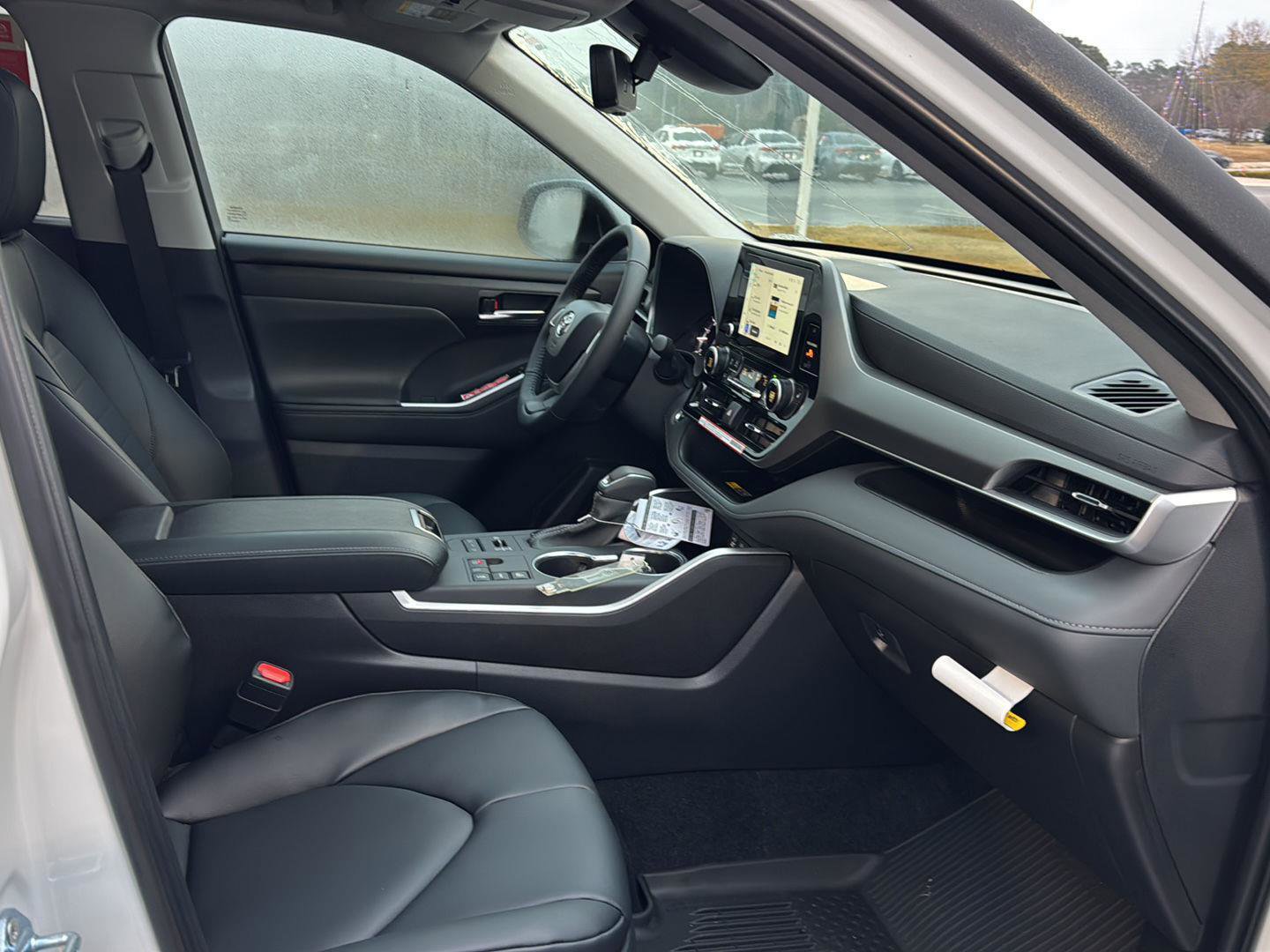 New 2026 Toyota Highlander XLE image 10