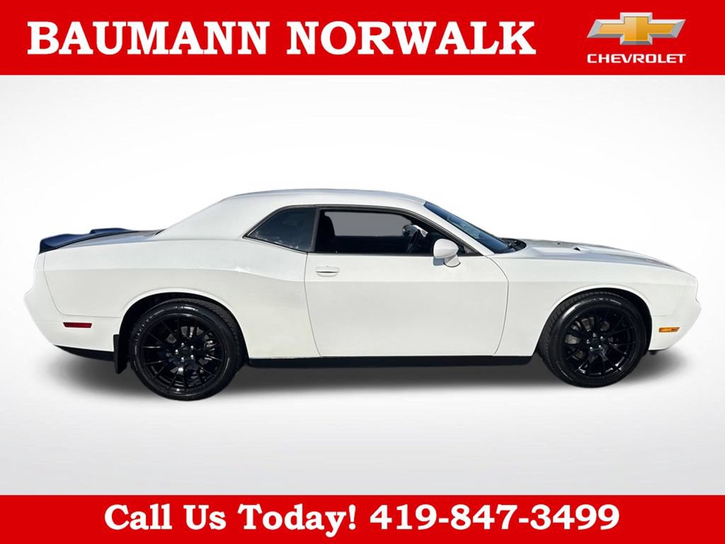 Used 2013 Dodge Challenger SXT RWD image 6