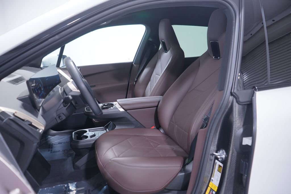 Used 2023 BMW iX xDrive50 image 7