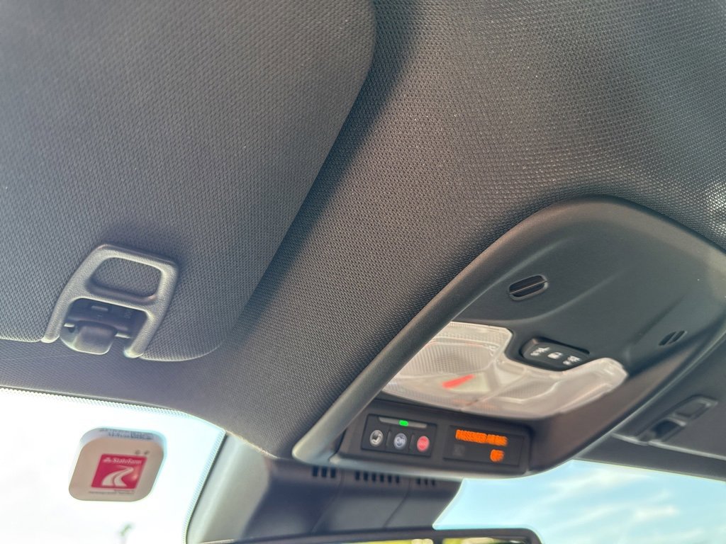 Used 2024 Chevrolet Colorado Z71 w/ Z71 Convenience Package 2 image 19