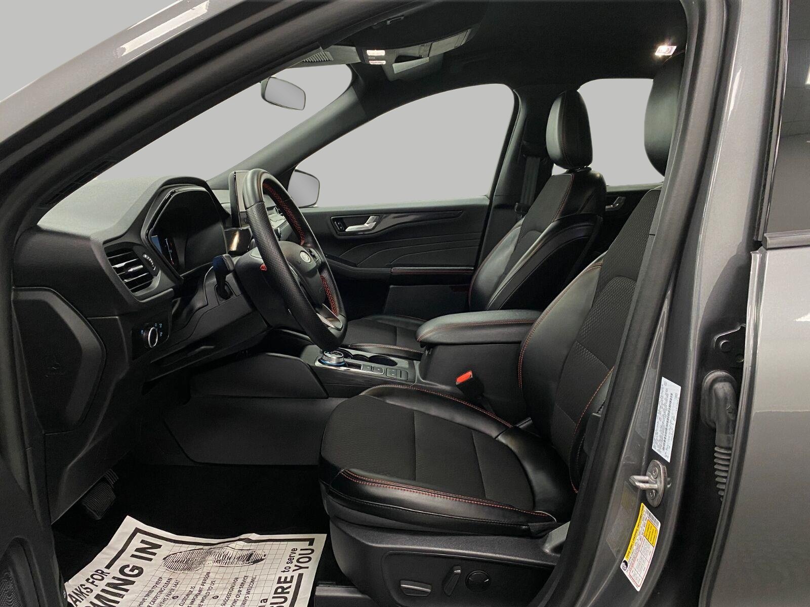 Used 2025 Ford Escape ST-Line AWD/4WD image 28