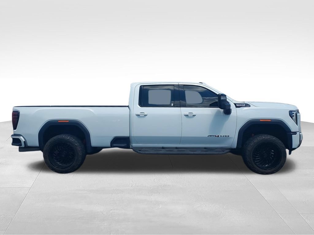 Used 2024 GMC Sierra 2500 AT4 w/ Technology Package AWD/4WD image 9