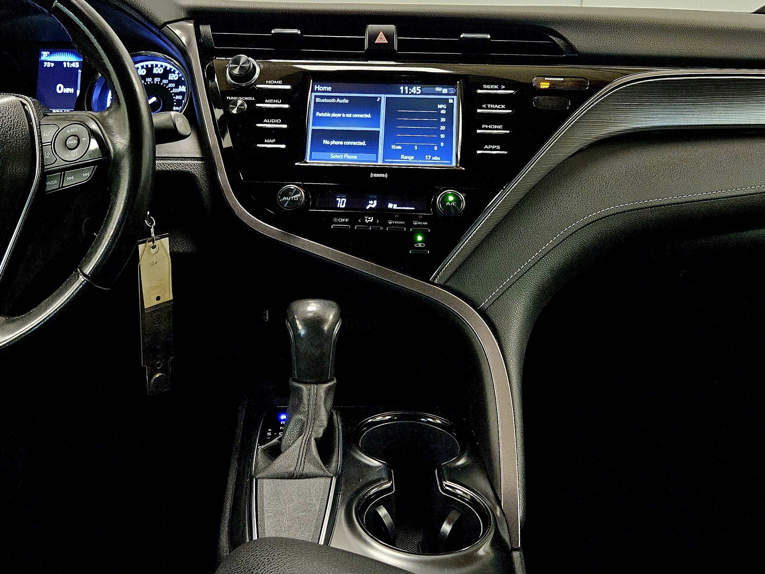 Used 2020 Toyota Camry SE image 14