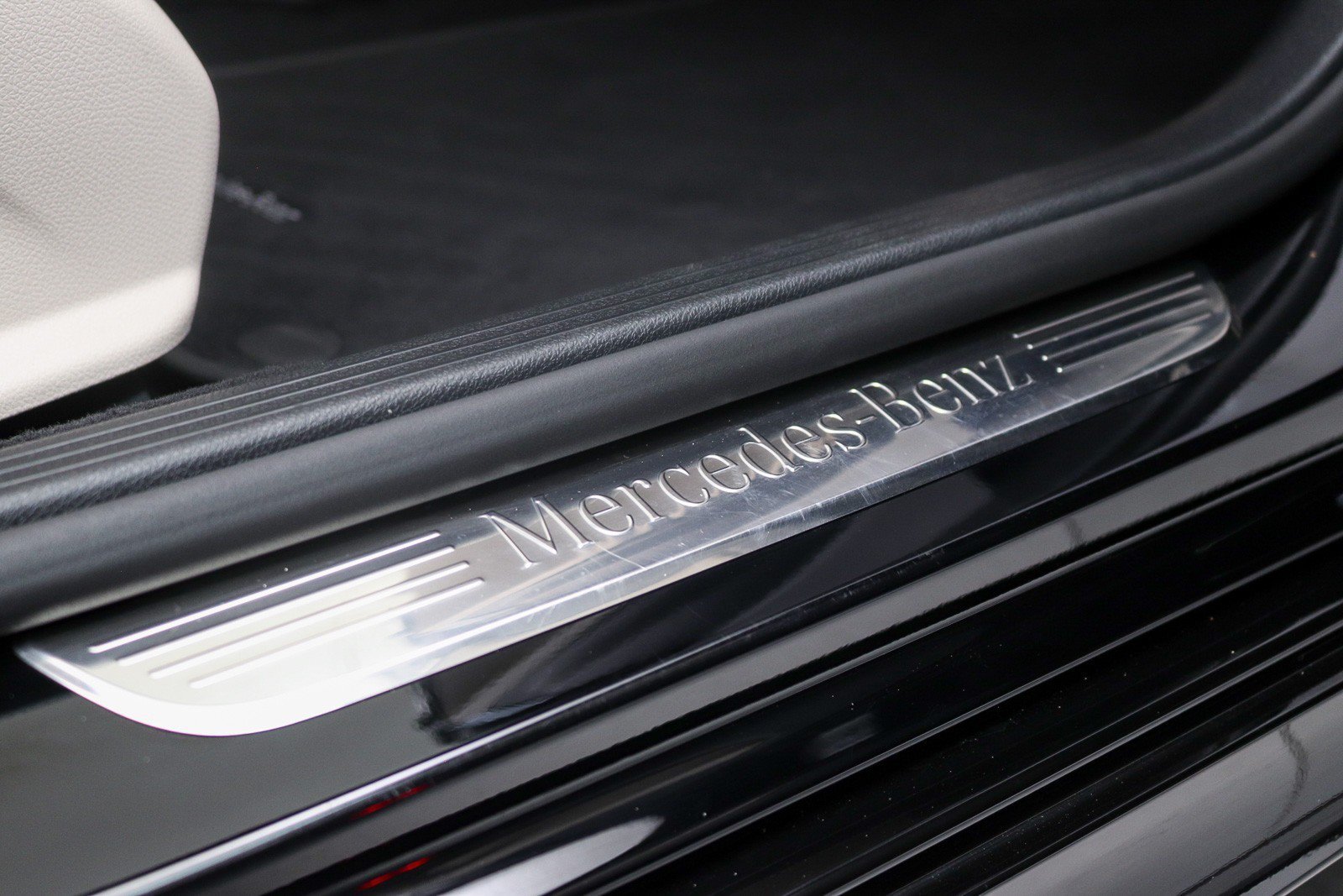 Used 2019 Mercedes-Benz E 450 4MATIC Wagon image 31