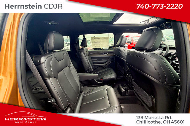 New 2026 Jeep Grand Cherokee L Limited w/ Limited Altitude Package AWD/4WD image 30